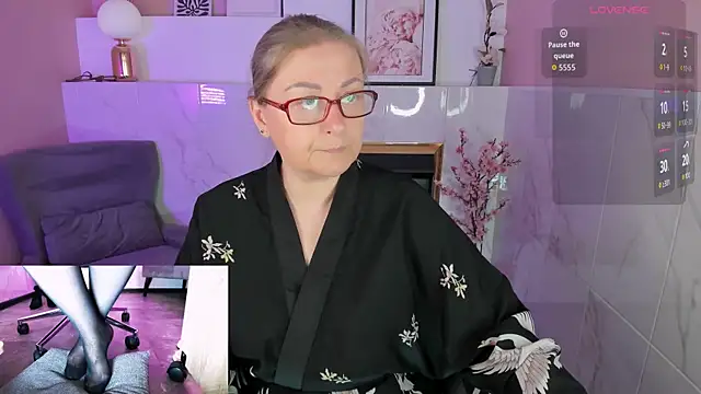 Snapshot of Alexandra_Kind chatting on 06-23-26, 01:53 Alexandra Kind online show from 06-23-26, 01:53