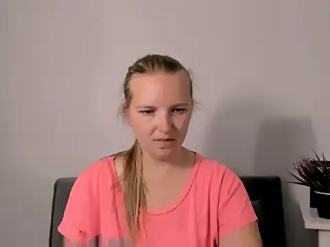 Snapshot of RoseTeacherX chatting on 06-16-26, 05:04 RoseTeacherX online show from 06-16-26, 05:04