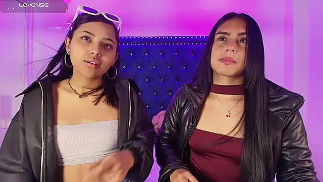 Serena and zoe online show from 04-21-26, 07:39