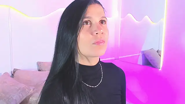 Snapshot of MiaMalcova__ chatting on 05-04-26, 08:16 MiaMalcova online show from 05-04-26, 08:16