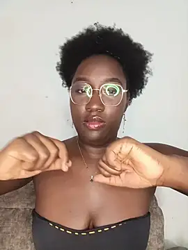 Snapshot of KaleaEbony chatting on 05-04-26, 04:19 KaleaEbony online show from 05-04-26, 04:19
