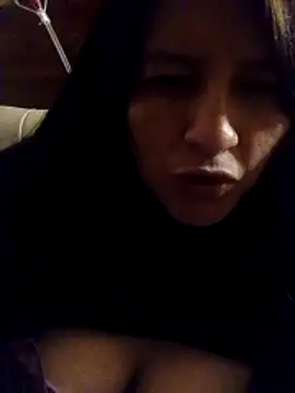Snapshot of Gaby_lulu chatting on 05-12-26, 03:36 Gaby lulu online show from 05-12-26, 03:36