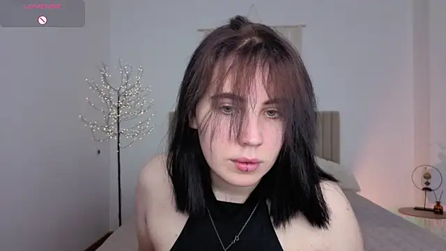 Snapshot of Shiraazsh_ chatting on 05-15-26, 08:05 Shiraazsh online show from 05-15-26, 08:05