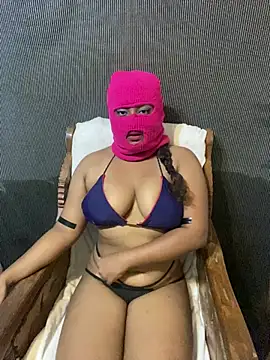 Snapshot of peacheypink chatting on 05-13-26, 02:47 peacheypink online show from 05-13-26, 02:47