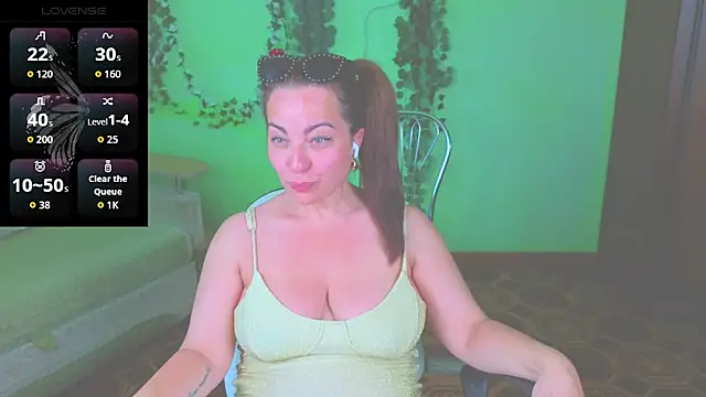 Zoe Zephyr online show from 06-19-26, 06:40