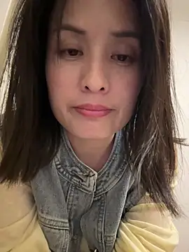 Snapshot of Faye-baby chatting on 05-01-26, 03:49 Faye-baby online show from 05-01-26, 03:49