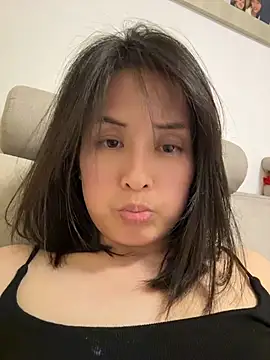 Snapshot of Faye-baby chatting on 05-06-26, 03:17 Faye-baby online show from 05-06-26, 03:17