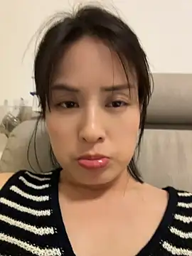 Snapshot of Faye-baby chatting on 05-23-26, 03:49 Faye-baby online show from 05-23-26, 03:49