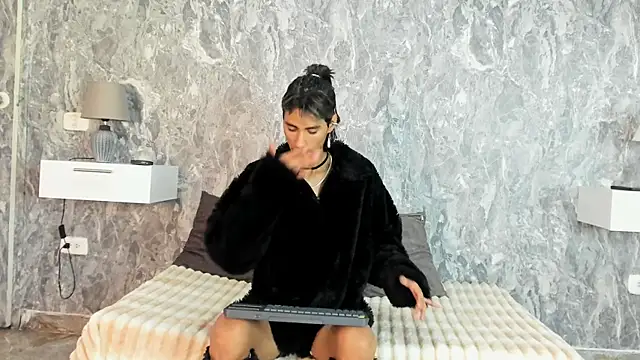 Sam Parrker online show from 04-17-26, 01:25