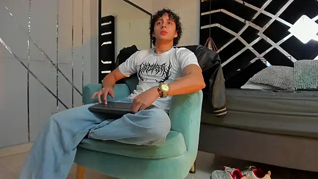 Snapshot of JayTaylorr chatting on 06-22-26, 11:40 JayTaylorr online show from 06-22-26, 11:40