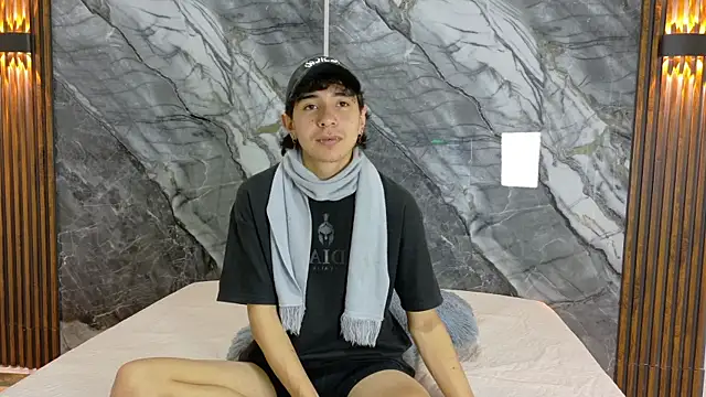 NoahWalker   online show from 05-20-26, 11:05