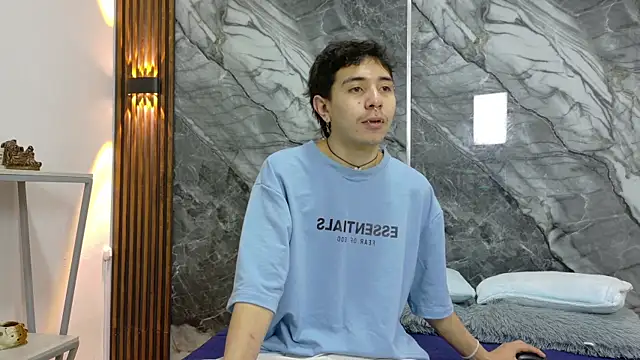 Snapshot of NoahWalker__ chatting on 07-07-26, 11:25 NoahWalker online show from 07-07-26, 11:25