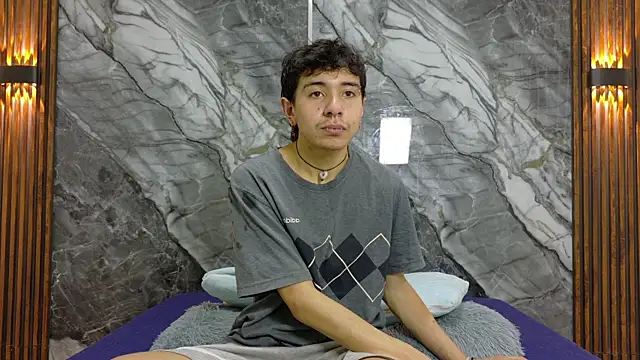 Snapshot of NoahWalker__ chatting on 07-12-26, 11:01 NoahWalker online show from 07-12-26, 11:01
