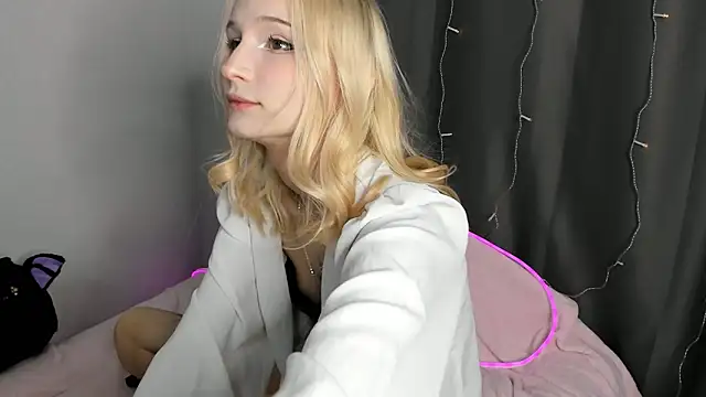 SophiaDarsly online show from 05-01-26, 09:08