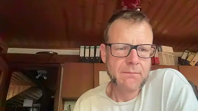 Snapshot of o_florian_o1 chatting on 07-31-26, 04:45 o florian o1 online show from 07-31-26, 04:45