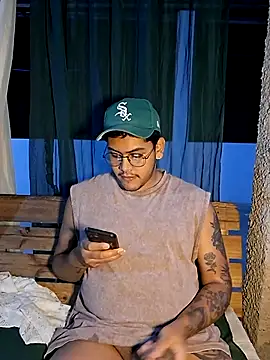 Snapshot of Saul_88 chatting on 05-09-26, 04:28 Saul 88 online show from 05-09-26, 04:28