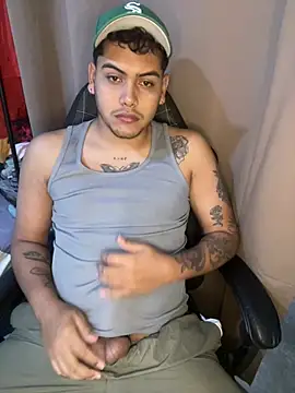 Snapshot of Saul_88 chatting on 05-17-26, 01:07 Saul 88 online show from 05-17-26, 01:07