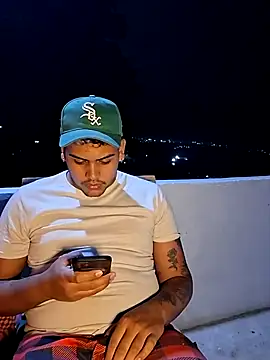 Snapshot of Saul_88 chatting on 06-01-26, 11:28 Saul 88 online show from 06-01-26, 11:28