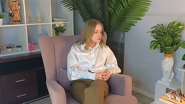 AliseVeals online show from 04-17-26, 02:31