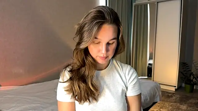 Snapshot of secretnaya_girl chatting on 06-12-26, 08:35 secretnaya girl online show from 06-12-26, 08:35