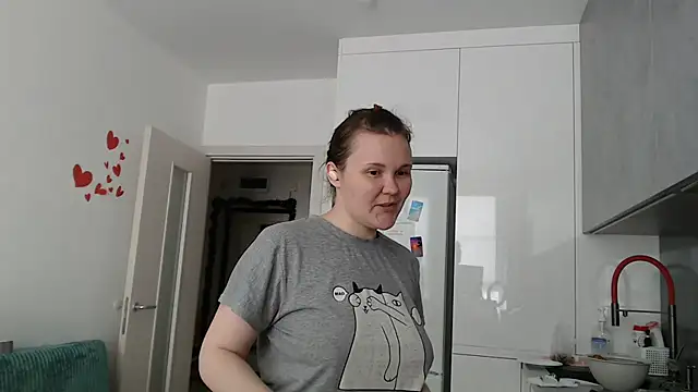 Snapshot of Nodarell chatting on 06-18-26, 08:58 Nodarell online show from 06-18-26, 08:58