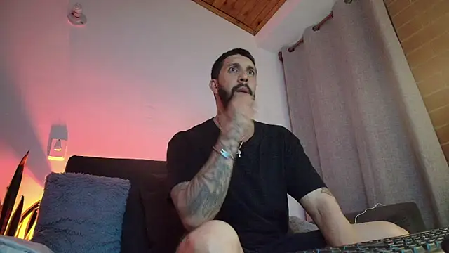 Alyssa and DAngelo online show from 06-11-26, 01:49