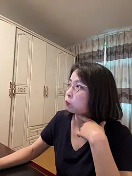 Snapshot of lisha521 chatting on 06-02-26, 01:18 lisha521 online show from 06-02-26, 01:18