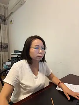 Snapshot of lisha521 chatting on 06-17-26, 02:03 lisha521 online show from 06-17-26, 02:03