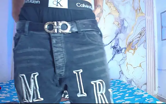 Khloe and max online show from 04-18-26, 09:26