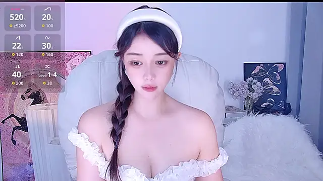 Snapshot of Moon-66 chatting on 06-14-26, 03:03 Moon-66 online show from 06-14-26, 03:03