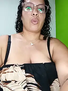 DivaCaliente1 online show from 05-12-26, 01:14