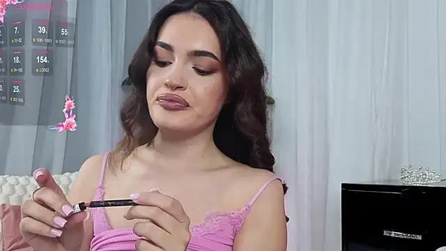 Snapshot of SweetAuraa chatting on 06-17-26, 01:34 SweetAuraa online show from 06-17-26, 01:34