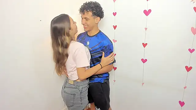 skinygirlcouple online show from 04-17-26, 02:09