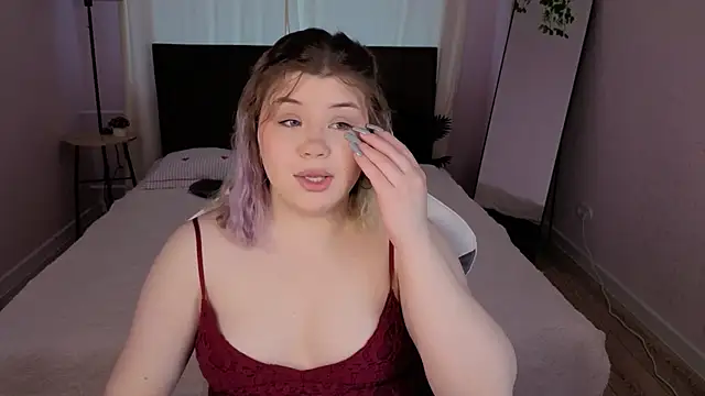 Snapshot of Kristen_Gibbs chatting on 05-19-26, 01:56 Kristen Gibbs online show from 05-19-26, 01:56