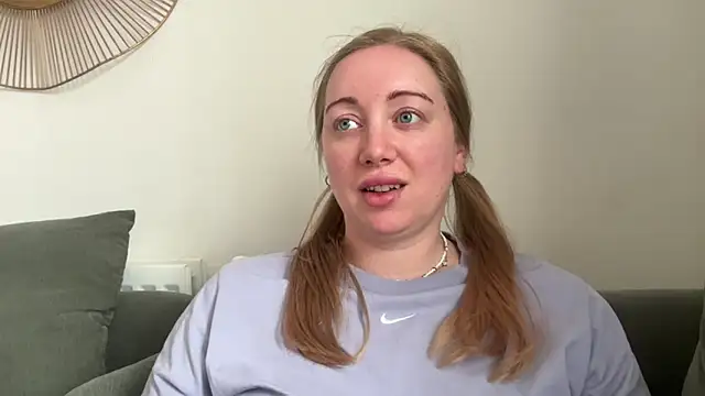 Snapshot of arielsweetieee chatting on 06-05-26, 05:47 arielsweetieee online show from 06-05-26, 05:47
