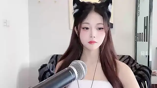 Snapshot of KiKi-011 chatting on 05-26-26, 07:15 KiKi-011 online show from 05-26-26, 07:15
