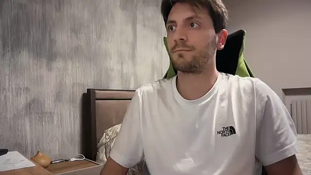 italianass94 online show from 04-17-26, 01:47