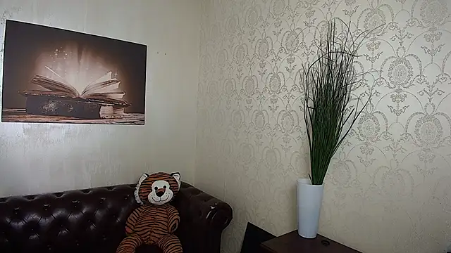 KyloEast online show from 07-12-26, 05:31