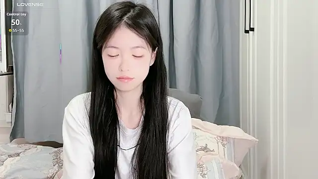 XiaoMei-iiiiii online show from 05-28-26, 04:37
