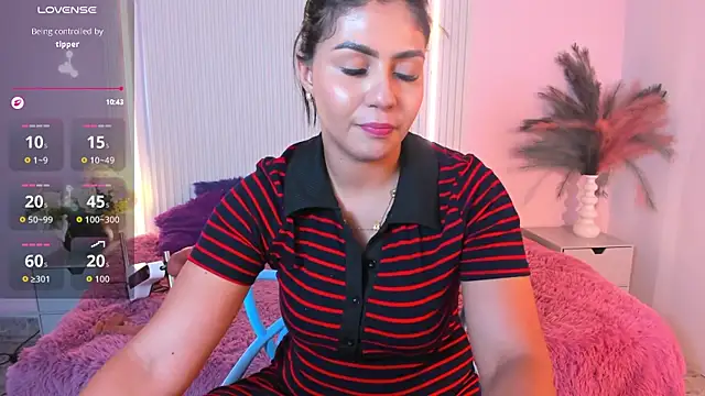 LucyWild8 online show from 07-11-26, 07:49