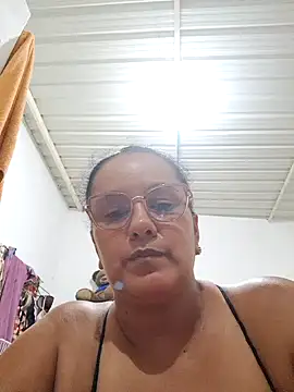 Snapshot of Samanta-42 chatting on 04-29-26, 12:05 Samanta-42 online show from 04-29-26, 12:05
