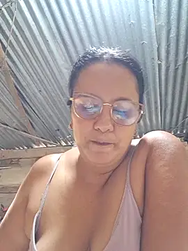 Snapshot of Samanta-42 chatting on 05-16-26, 12:37 Samanta-42 online show from 05-16-26, 12:37
