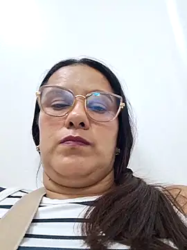 Snapshot of Samanta-42 chatting on 05-17-26, 12:41 Samanta-42 online show from 05-17-26, 12:41
