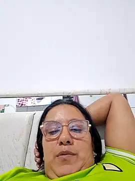 Snapshot of Samanta-42 chatting on 07-01-26, 02:35 Samanta-42 online show from 07-01-26, 02:35