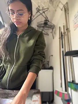Snapshot of Susan_Voltaire chatting on 05-29-26, 04:49 Susan Voltaire online show from 05-29-26, 04:49