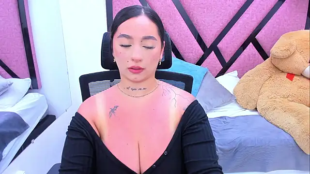 MiaaCastroo online show from 05-19-26, 02:40