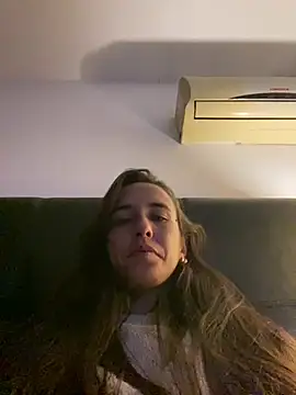 Snapshot of pili6263 chatting on 05-21-26, 04:19 pili6263 online show from 05-21-26, 04:19