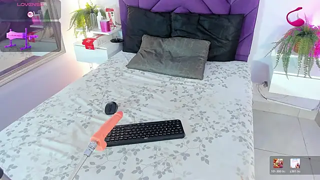 Aprilberri online show from 05-20-26, 03:45