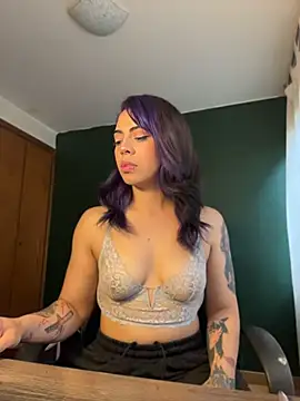 Snapshot of Latinxxcouple chatting on 05-26-26, 08:05 Latinxxcouple online show from 05-26-26, 08:05