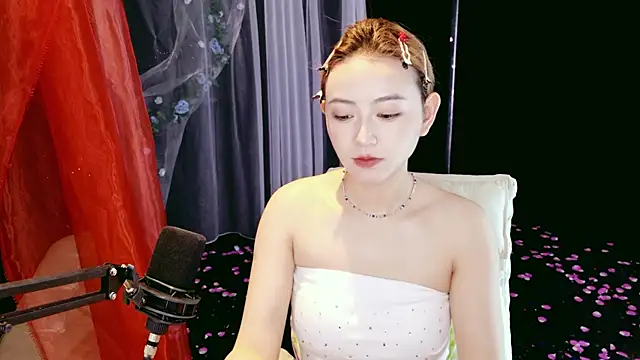 Unique Mia online show from 04-25-26, 04:15